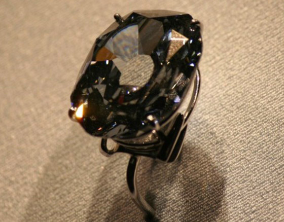 أسعارها خيالية لا تُصدق.. أغلى وأجمل 10 خواتم ماسية في العالم! صورة رقم 10