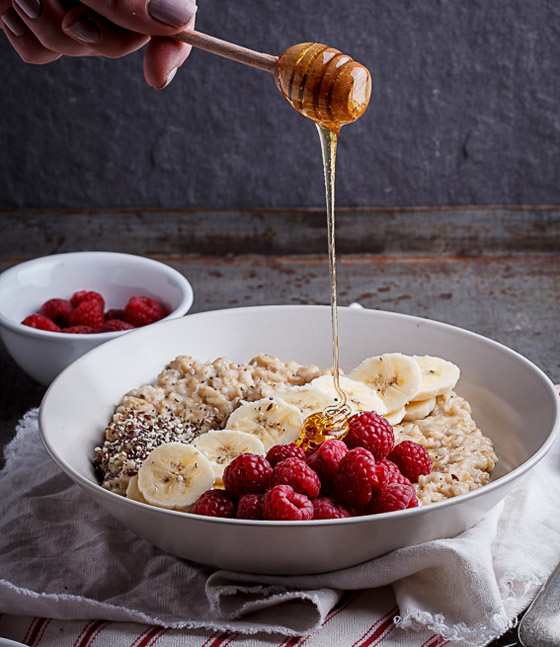 طريقة تحضير شوفان بالعسل والفواكة السهل والخفيف لرجيم صحي صورة رقم 3