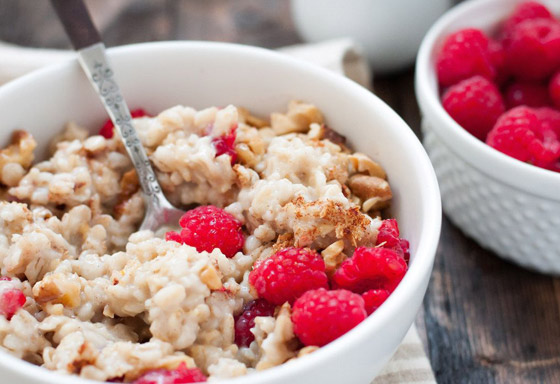 طريقة تحضير شوفان بالعسل والفواكة السهل والخفيف لرجيم صحي صورة رقم 7