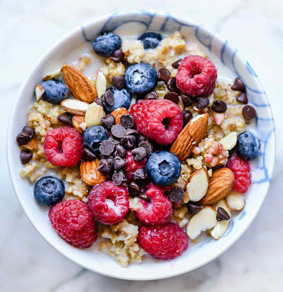 طريقة تحضير شوفان بالعسل والفواكة السهل والخفيف لرجيم صحي صورة رقم 10