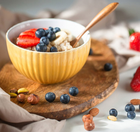 طريقة تحضير شوفان بالعسل والفواكة السهل والخفيف لرجيم صحي صورة رقم 11