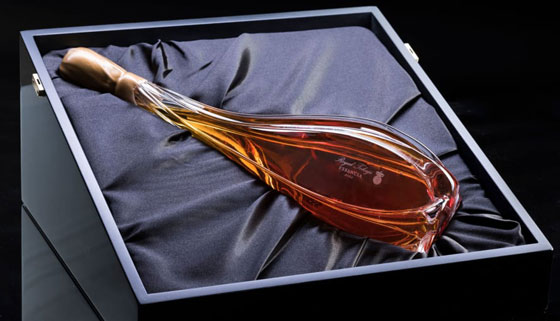 إنتاج أغلى زجاجة نبيذ في العالم... كيف صٌنعت؟ صورة رقم 2 إنتاج أغلى زجاجة نبيذ في العالم... كيف صٌنعت؟ صورة رقم 2