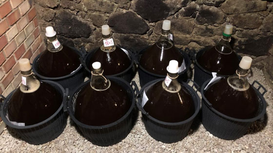 إنتاج أغلى زجاجة نبيذ في العالم... كيف صٌنعت؟ صورة رقم 6 إنتاج أغلى زجاجة نبيذ في العالم... كيف صٌنعت؟ صورة رقم 6