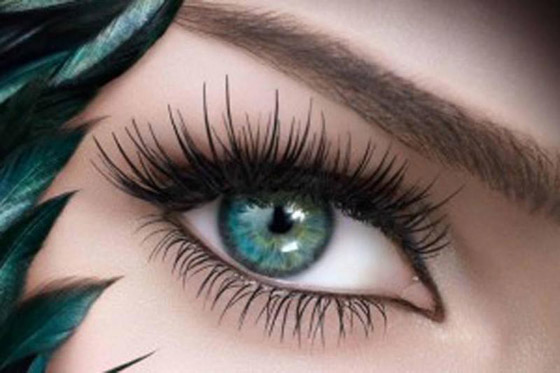 خلطات طبيعية لتطويل الرموش لجعلها طويلة وممتلئة ساحرة صورة رقم 5