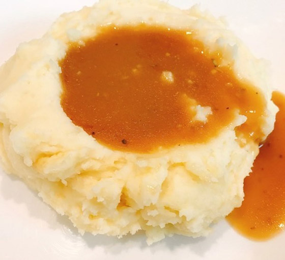 إليكم طريقة تحضير البطاطس المهروسة بالحليب وبالجريفي صوص صورة رقم 7 إليكم طريقة تحضير البطاطس المهروسة بالحليب وبالجريفي صوص صورة رقم 7