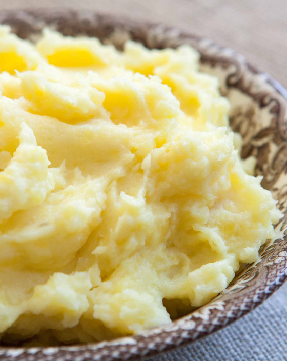 إليكم طريقة تحضير البطاطس المهروسة بالحليب وبالجريفي صوص صورة رقم 8 إليكم طريقة تحضير البطاطس المهروسة بالحليب وبالجريفي صوص صورة رقم 8