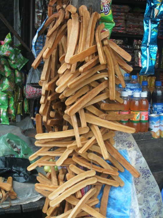 بالفيديو.. تعرفوا إلى أقسى جبنة في العالم في أعلى جبال الهيمالايا صورة رقم 6 بالفيديو.. تعرفوا إلى أقسى جبنة في العالم في أعلى جبال الهيمالايا صورة رقم 6