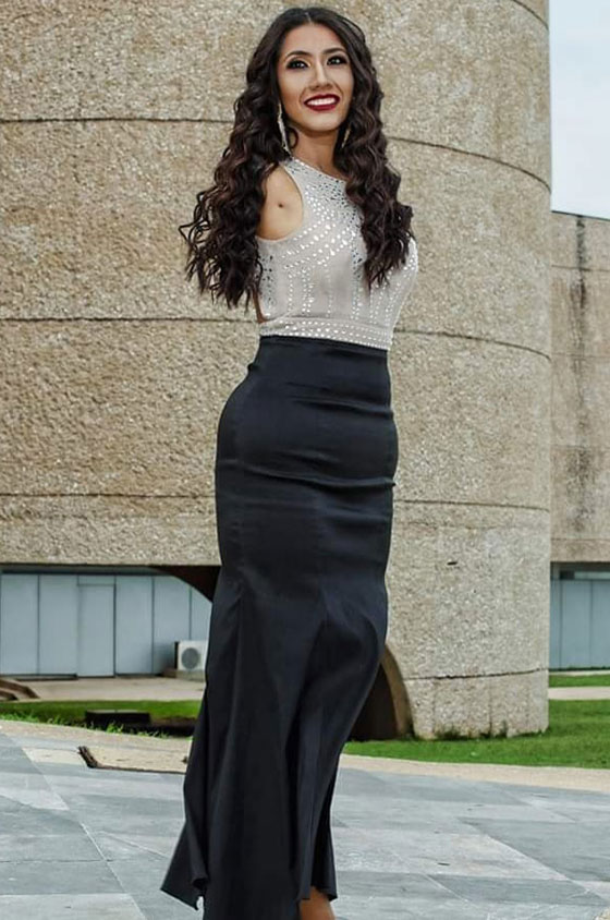 عارضة أزياء بلا ذراعين تتحدى مفاهيم الجمال صورة رقم 3