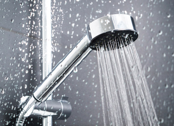 هل من الأفضل الاستحمام صباحا أم ليلا؟ وبماء ساخن أم دافئ؟ صورة رقم 5