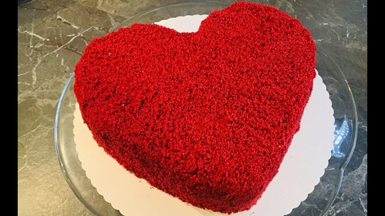 كيكة عيد الحب المخملية الحمراء صورة رقم 4