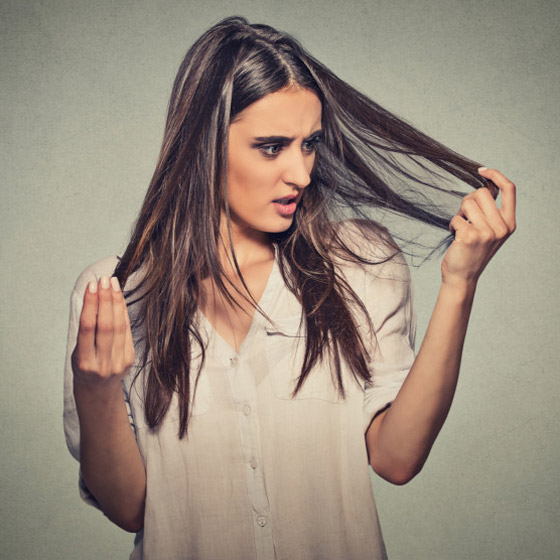 لماذا يشيب الشعر ويتحول لونه للرمادي أو الأبيض في سن مبكرة؟ صورة رقم 1 لماذا يشيب الشعر ويتحول لونه للرمادي أو الأبيض في سن مبكرة؟ صورة رقم 1