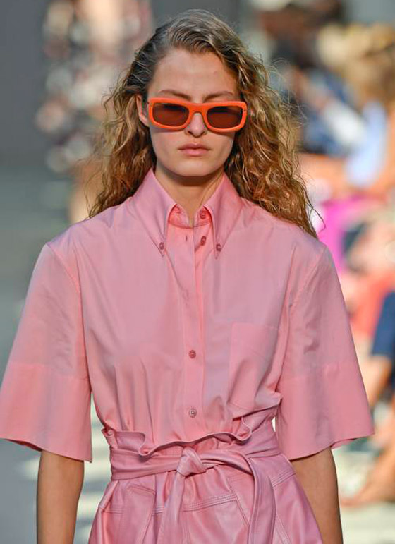 بالصور: هذه أفضل الألوان التي تتناسق مع الجينز في 2020! صورة رقم 4 بالصور: هذه أفضل الألوان التي تتناسق مع الجينز في 2020! صورة رقم 4