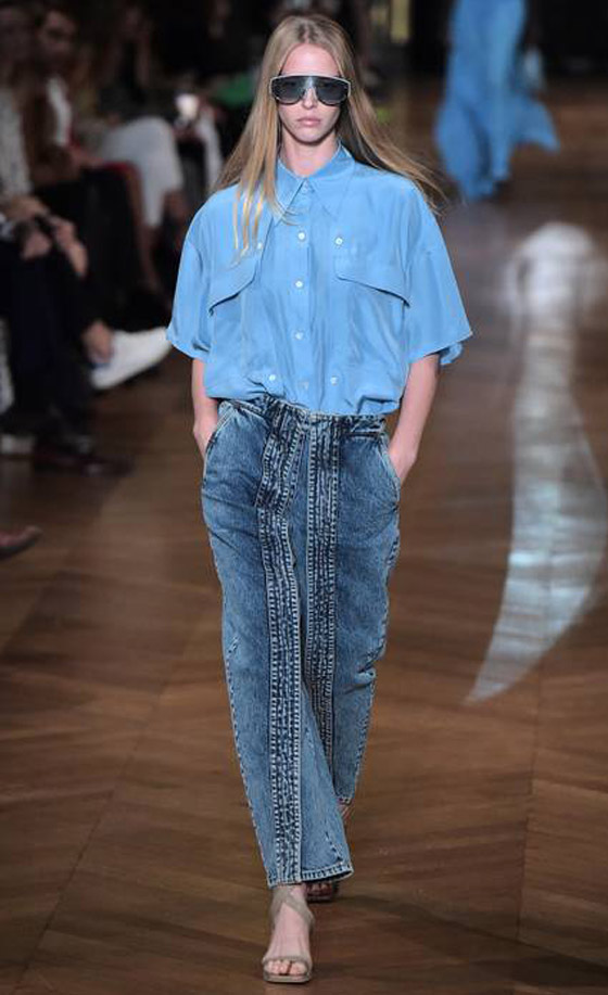 بالصور: هذه أفضل الألوان التي تتناسق مع الجينز في 2020! صورة رقم 5 بالصور: هذه أفضل الألوان التي تتناسق مع الجينز في 2020! صورة رقم 5