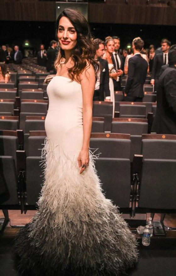 صور أجمل فساتين أمل علم الدين كلوني في عيد ميلادها الـ 42 صورة رقم 6