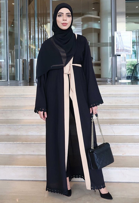 بالصور: أجمل العبايات السوداء موضة الموسم من الفاشينيستا المحجبات صورة رقم 4