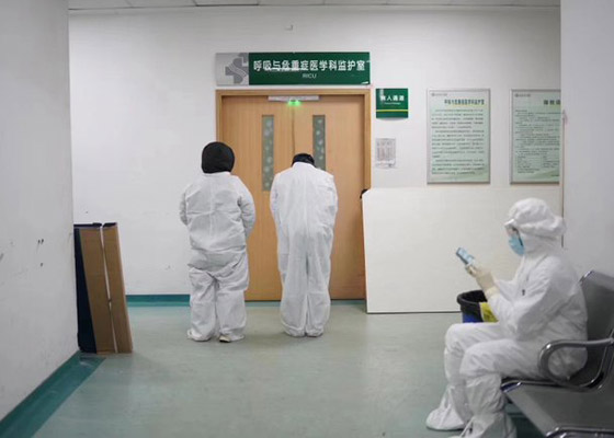 وفاة الطبيب الصيني الذي حذر من فيروس كورونا وهددته الشرطة ليصمت! صورة رقم 12