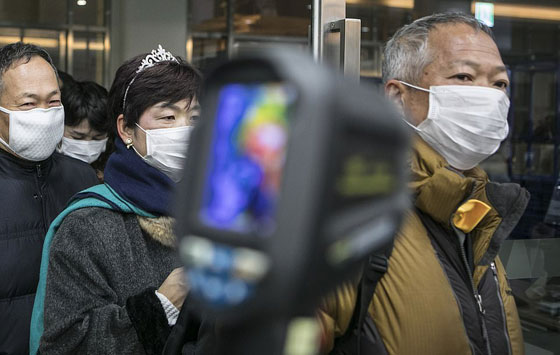 في الصحة والمرض.. شاهد زفافا جماعيا في زمن 