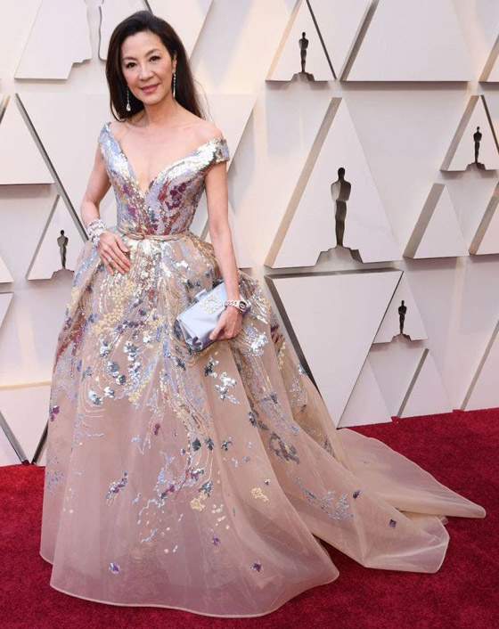 10 إطلالات أيقونية للنجمات العالميات قدمها المصممون العرب في الأوسكار صورة رقم 10