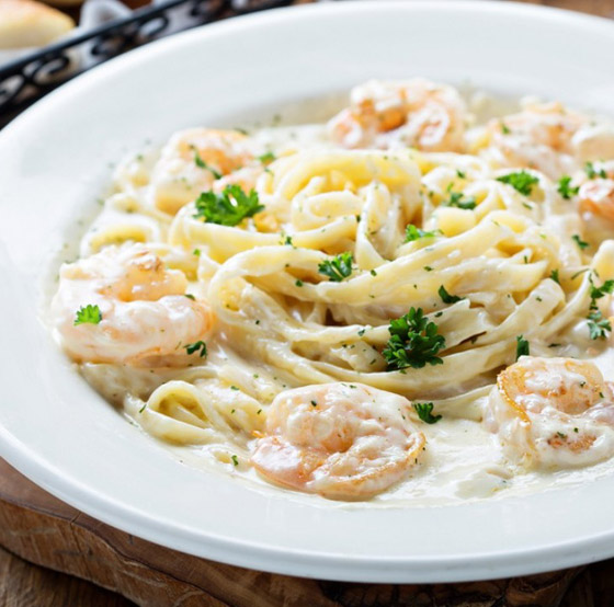 إليكم طريقة تحضير المكرونة بالجمبري بطعم لذيذ ومميز صورة رقم 1