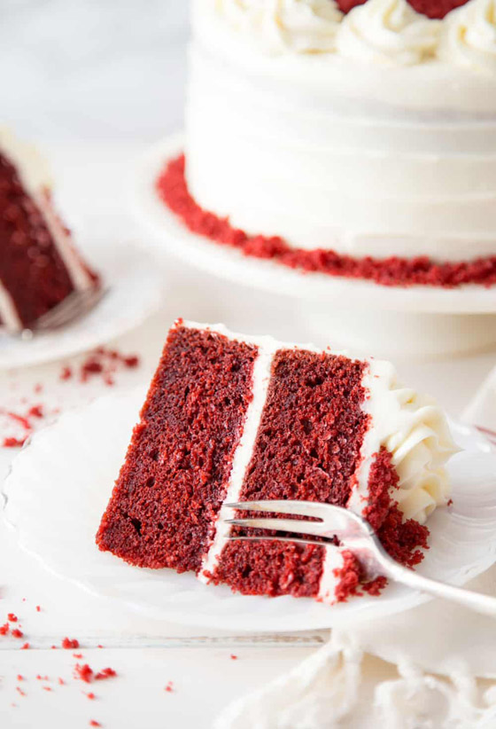 كعكة عيد الحب المخملية الحمراء بطريقة سهلة وسريعة التحضير صورة رقم 9 كعكة عيد الحب المخملية الحمراء بطريقة سهلة وسريعة التحضير صورة رقم 9