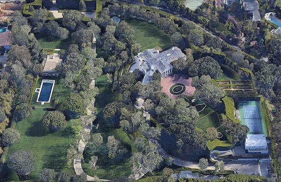 إمبراطور أمازون يشتري أغلى منزل في تاريخ لوس أنجلوس! كم ثمنه؟ صورة رقم 6 إمبراطور أمازون يشتري أغلى منزل في تاريخ لوس أنجلوس! كم ثمنه؟ صورة رقم 6