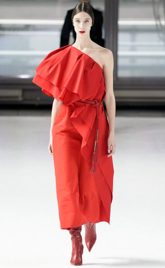 قصة اللون الأحمر وتاريخه.. من زمن الفينيقيين حتى أزياء 2020 صورة رقم 7