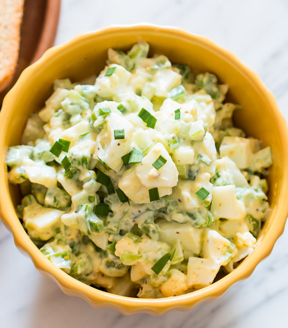 طريقة تحضير سلطة البيض المسلوق لوجبة إفطار صحية ولذيذة صورة رقم 4