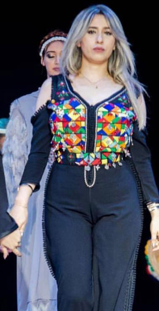 سميرة ومريم مصممتان صديقتان تتشاركان من أجل الموضة والتراث المغربي صورة رقم 3