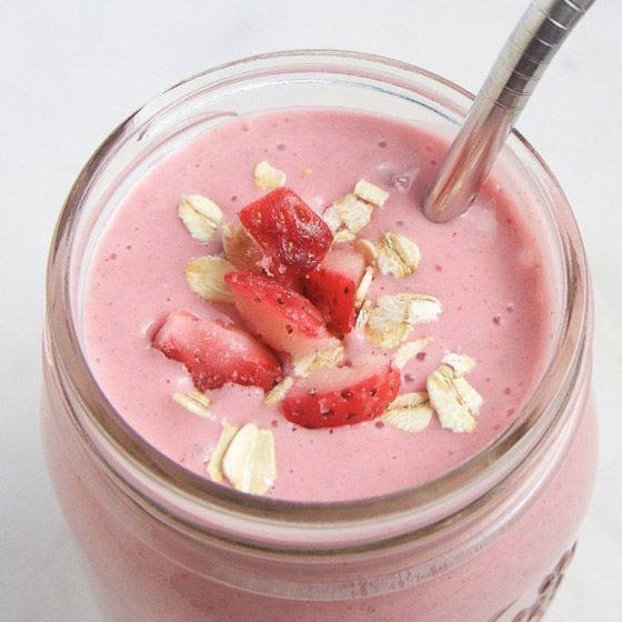 طريقة تحضير سموذي الفراولة بالشوفان لفطور صحي ولذيذ صورة رقم 3