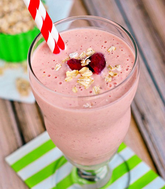 طريقة تحضير سموذي الفراولة بالشوفان لفطور صحي ولذيذ صورة رقم 4