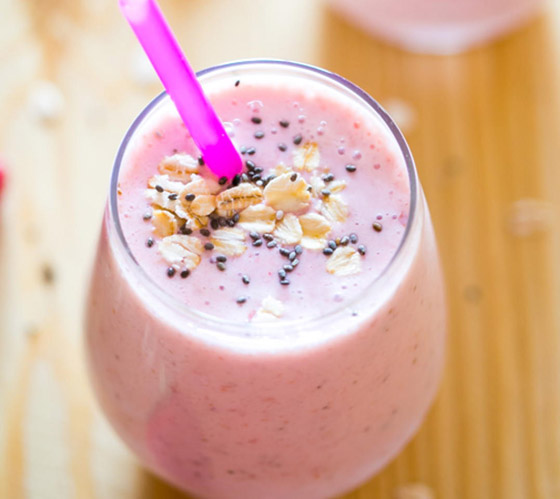 طريقة تحضير سموذي الفراولة بالشوفان لفطور صحي ولذيذ صورة رقم 9