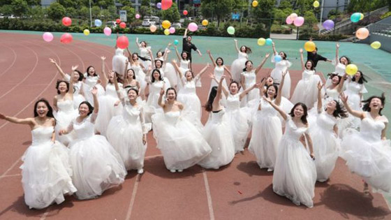 فيروس كورونا: فساتين الزفاف والهواتف المحمولة والكثير غيرها ضحاياه صورة رقم 2