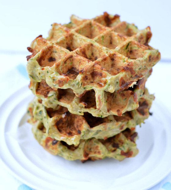 إليكم طريقة تحضير وافل الكوسا لفطور صباحي صحي ولذيذ خفيف صورة رقم 2