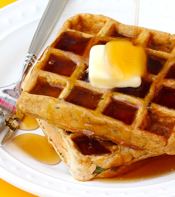 إليكم طريقة تحضير وافل الكوسا لفطور صباحي صحي ولذيذ خفيف صورة رقم 8