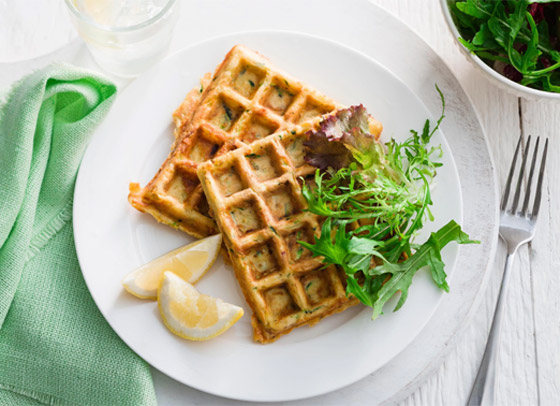 إليكم طريقة تحضير وافل الكوسا لفطور صباحي صحي ولذيذ خفيف صورة رقم 12