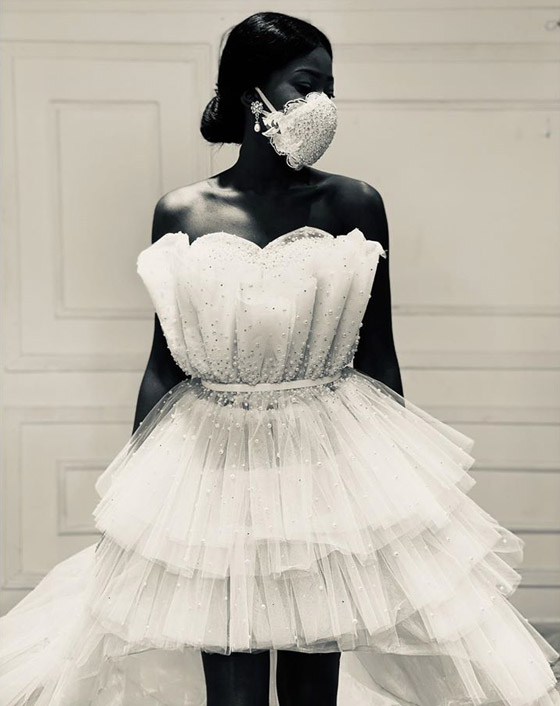 مصمم أزياء مصري يبتكر (كمامة سواريه) لتفادي كورونا بحفلات الزفاف صورة رقم 5 مصمم أزياء مصري يبتكر (كمامة سواريه) لتفادي كورونا بحفلات الزفاف صورة رقم 5