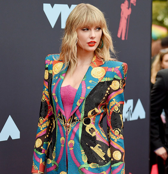 بالصور: تعرفوا إلى أبرز أيقونات الموضة في كل العصور صورة رقم 5