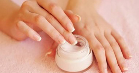 هكذا تحمي يديك من الجفاف الذي يسببه استعمال المعقّم صورة رقم 1