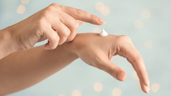 هكذا تحمي يديك من الجفاف الذي يسببه استعمال المعقّم صورة رقم 8