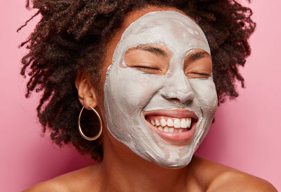 هكذا تساعدين بشرتكِ على الحماية من الشمس والتلوث صورة رقم 2