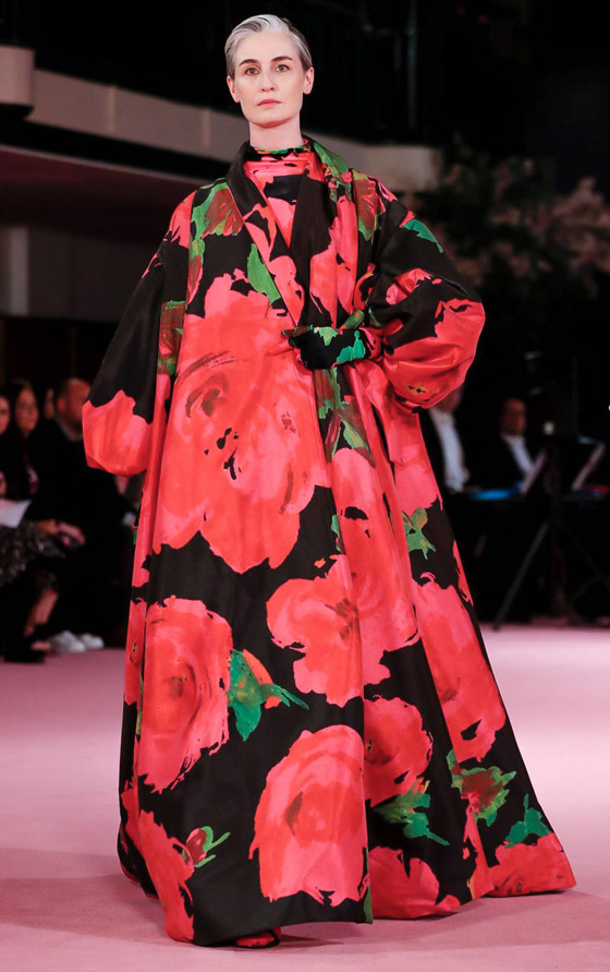 بالصور: قفاطين وجلابيات مطبعة موضة ربيع 2020 بحسب شكل الجسم صورة رقم 2