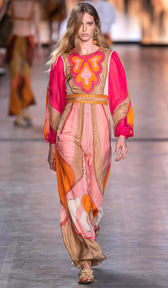 بالصور: قفاطين وجلابيات مطبعة موضة ربيع 2020 بحسب شكل الجسم صورة رقم 6