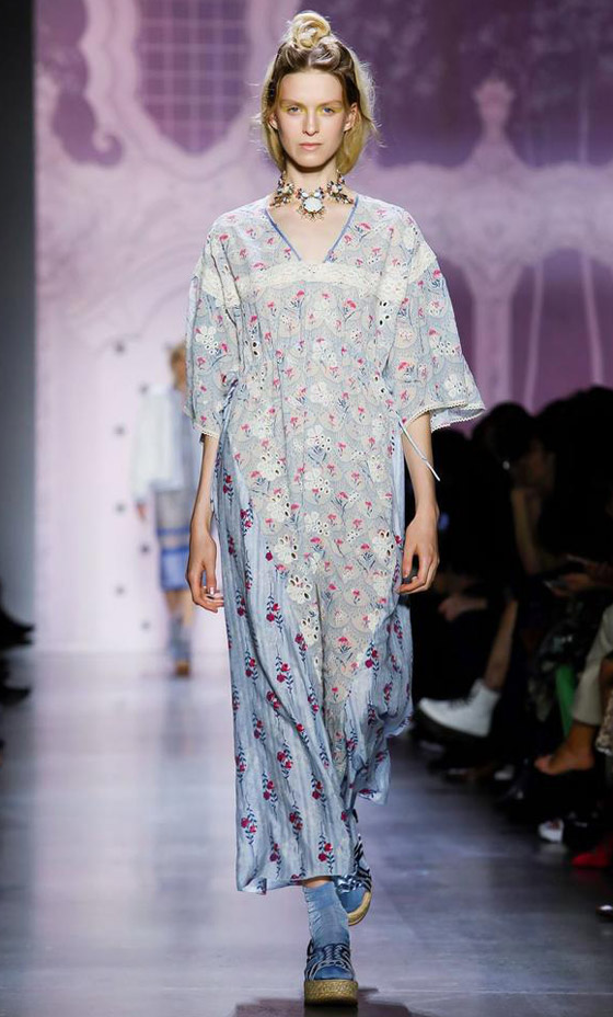 بالصور: قفاطين وجلابيات مطبعة موضة ربيع 2020 بحسب شكل الجسم صورة رقم 8