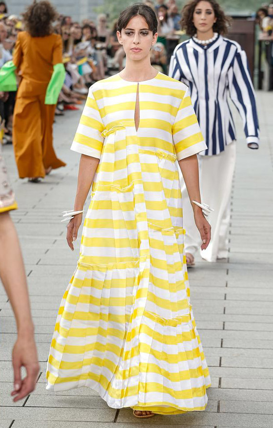 بالصور: قفاطين وجلابيات مطبعة موضة ربيع 2020 بحسب شكل الجسم صورة رقم 16