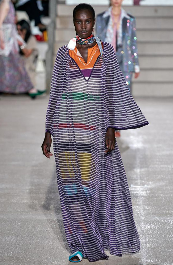 بالصور: قفاطين وجلابيات مطبعة موضة ربيع 2020 بحسب شكل الجسم صورة رقم 18