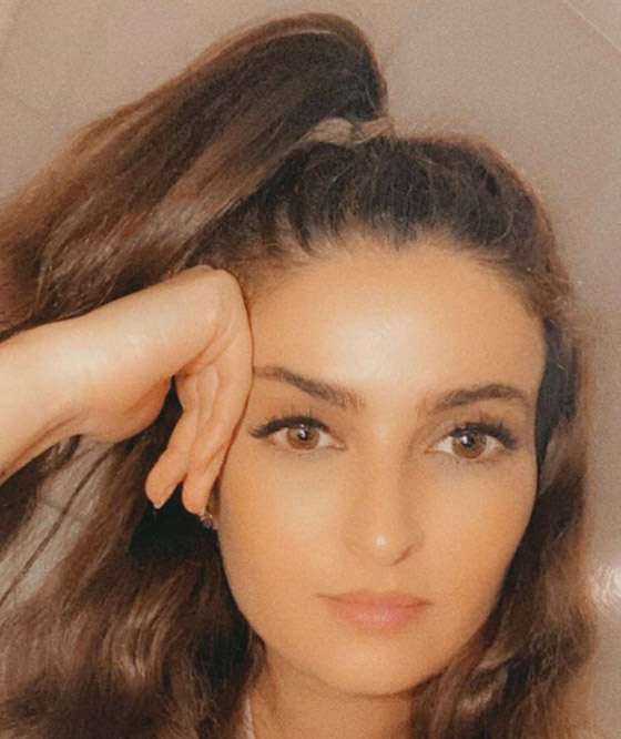 صورة رقم 10 - صور طريفة غريبة ومجنونة لنجمات عربيات وعالميات بعد الحجر المنزلي صورة رقم 10 - صور طريفة غريبة ومجنونة لنجمات عربيات وعالميات بعد الحجر المنزلي
