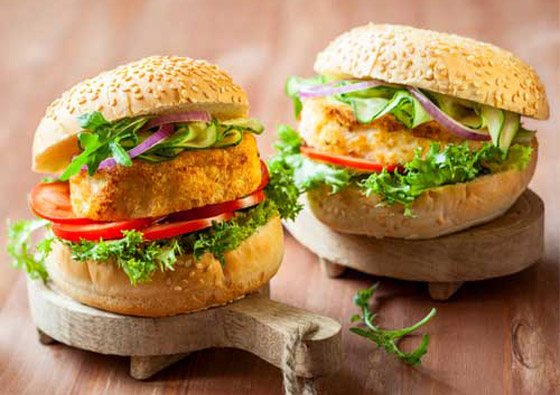 إليكم طريقة تحضير برجر السمك مع صلصة الترتار بطعم رائع ولذيذ صورة رقم 2