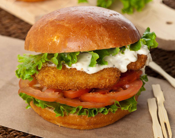 إليكم طريقة تحضير برجر السمك مع صلصة الترتار بطعم رائع ولذيذ صورة رقم 7