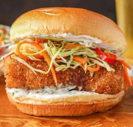 إليكم طريقة تحضير برجر السمك مع صلصة الترتار بطعم رائع ولذيذ صورة رقم 8