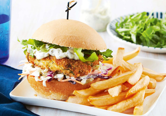 إليكم طريقة تحضير برجر السمك مع صلصة الترتار بطعم رائع ولذيذ صورة رقم 9